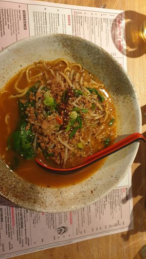Ramen mit Beyond Meat at MoschMosch in Wiesbaden