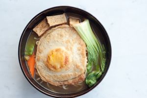 Sunrise Ramen
Artisan ramen noodle, vegan egg, organic tofu, bok choy and corn in a miso-based broth. at Loving Hut - Barber Lane - Maybe closed in Milpitas