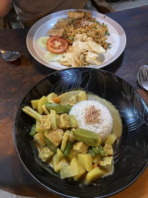 The best Curry and Mie Goreng   at Clasico in Lembongan