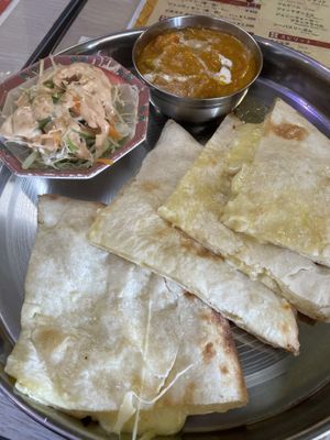 Cheese Naan Lunch set at Mahatma in Tokyo