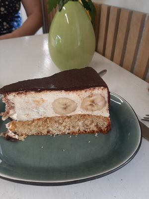 Bananatorte at Omas Backstube in Vienna