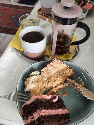 Both cakes and Lupin decaf coffee at Omas Backstube in Vienna