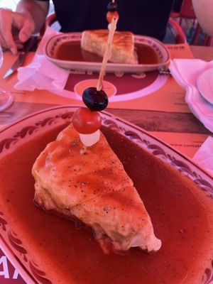 Vegan Francesinha (split)   at Santa Francesinha in Porto