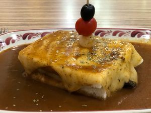 Vegan Francesinha at Santa Francesinha in Porto