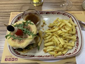 beyond meat burger at Santa Francesinha in Porto