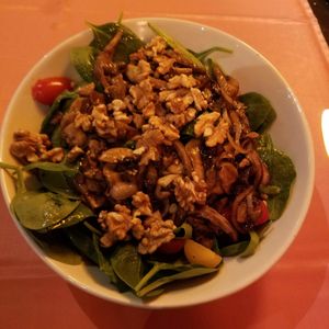 Spinach Salad at Madre Tierra in Toledo
