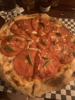 Vegan pizza at Patroni's in Campeche