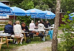 You can also sit in the garden in the warm months! Of course we keep Corona-distance. at Mormors Bakeri in Karlshamn