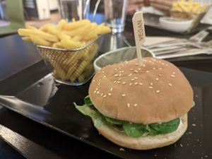 Loving Hut Burger at Loving Hut - Maria Kuhn Gasse in Vienna