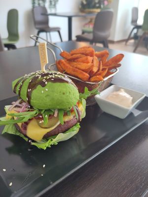 The beyond avocado burger at Loving Hut - Maria Kuhn Gasse in Vienna
