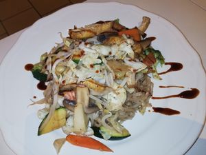 Noodles with veggies at Loving Hut - Maria Kuhn Gasse in Vienna