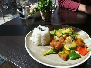 Kungpao Chicken Teryaki with vegetables and rice - yum! at Loving Hut - Maria Kuhn Gasse in Vienna