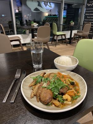 Szechuan crispy “duck” made from seitan at Loving Hut - Maria Kuhn Gasse in Vienna