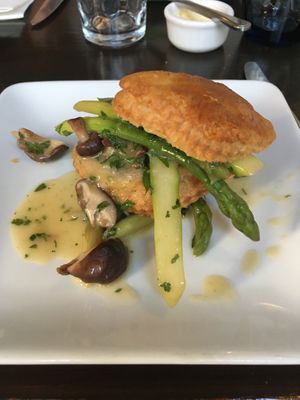 Puff pastry with Asparagus  at De Bühne in Bruges