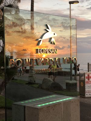 Located at Boulevard El Faro ...near to the lighthouse - Maspalomas at Misbah  in Gran Canaria