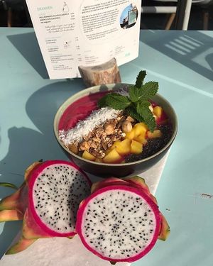 Acai bowl at ECHT in Alkmaar