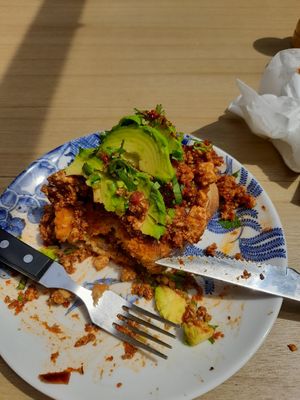 Heel lekker vegan roerei toast at ECHT in Bergen