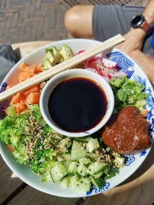 Budda Bowl with broccoli and tamari sauce
 at ECHT in Bergen