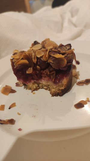 Fruit crumble - vegan, glutenvrij en suikervrij at ECHT in Bergen