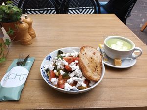 Zomerbonen bowl met feta🥰 at ECHT in Bergen