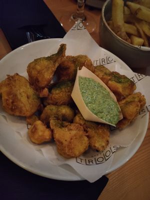 Cauliflower tempura at Brouwerij Troost - De Pijp in Amsterdam