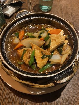 Sizzly caramelised tofu 🤤  at Sen Viet in London