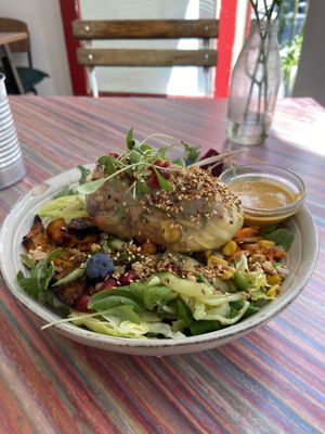 Sunny bowl (medium)  at Yummy Bowl in Brussels