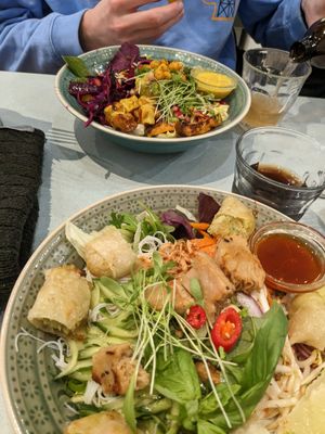 Asian bowl and Californian bowl at Yummy Bowl in Brussels