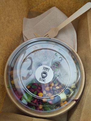Sunny Bowl to Go 😁 at Yummy Bowl in Brussels