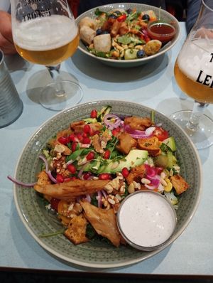Love bowl vegan at Yummy Bowl in Brussels