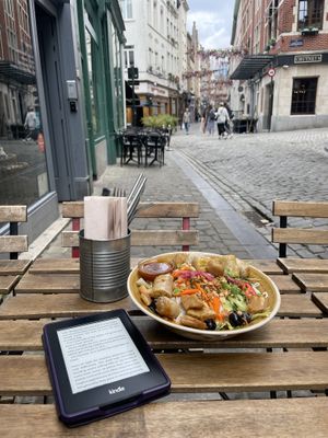 Delicious “Street Bowl”  at Yummy Bowl in Brussels