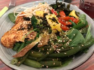 A dragon bowl with out egg at Yummy Bowl in Brussels