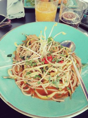 Courgette pasta met groentjes at Epiphany's Kitchen in Ghent