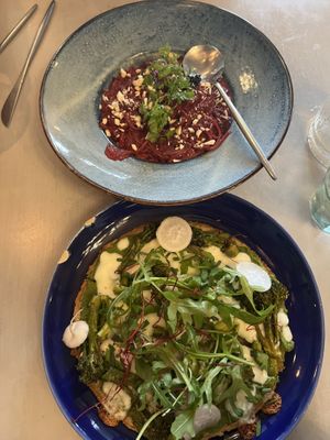 The Pink Panther: Brown rice spaghetti - Beetroot cream - Cashew - Caviar & Green Envy: Green asparagus - Broccolini - Radish - Garlic  at Epiphany's Kitchen in Ghent