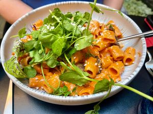 Foxy Lady -  Bospaddenstoelen geblust met triple sec in een getomateerde roomsaus, geserveerd met verse pasta at Epiphany's Kitchen in Ghent