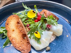 Nanny Mcpea - Knolselder vitello met kikkererwten tonnato sausje at Epiphany's Kitchen in Ghent