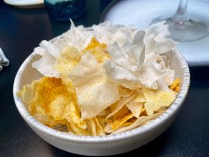 Vegan kroepoek van rijst at Epiphany's Kitchen in Ghent