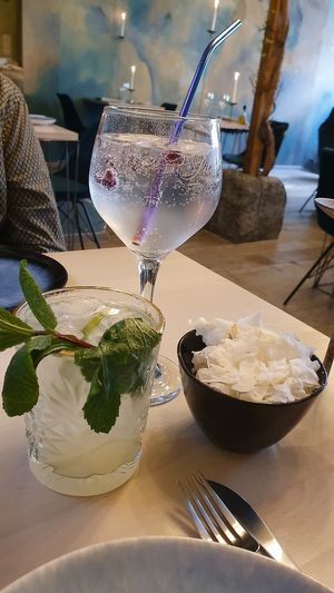 alcohol free drinks (alcohol free gin tonic and mint lemonade) at Epiphany's Kitchen in Ghent