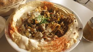 Meat hummus (vegan) at Hummus Bar in Haifa