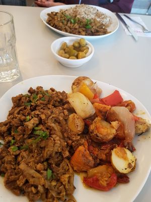 Vegan shawarma at Hummus Bar in Haifa