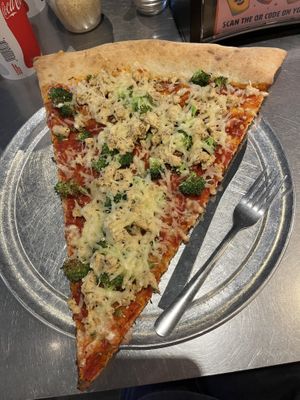 Vegan Cheese, Vegan Chicken, Broccoli   at Lazy Moon Pizza - Colonial Dr in Orlando
