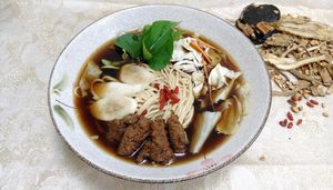 藥膳拉麵 (Yao-Shan Ramen) Chinese Herbal Soup with Noodles. Definitely of the most authentic & delicious versions (vegan or not) one can find anywhere in Taiwan.  at Tiān Yuán XiǎoChī in New Taipei City