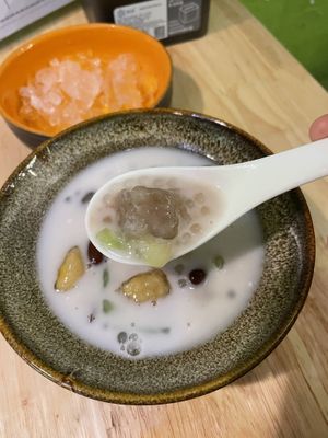 25k mixed bowl  #Veganuary at Little Bowl in Hanoi