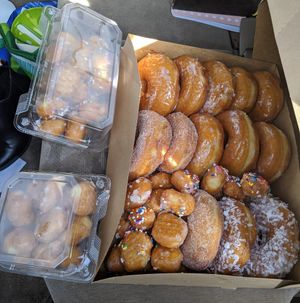 They make pre-ordering super easy at Holey Schmidt Donuts in Reno