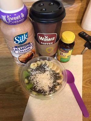 Vegan smoothie bowl  at UhmazeBowls in Fort Myers