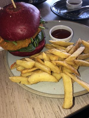 Rainbow Tempeh Burger at Sister of Soul in Richmond