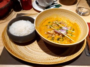 Lentil Dahl 2023 at La Rotonde in Morzine