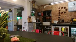 Inside at Peter Pizzeria in Loughborough