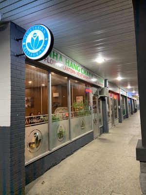 Restaurant at Flower Lantern in Toronto