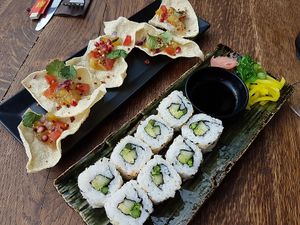 papadums & sushi at La Vie in Oostende